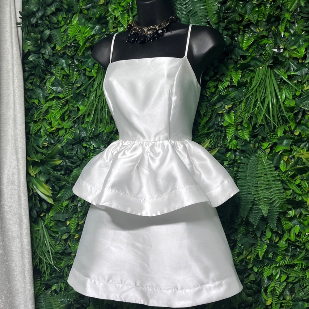 Lulus Dress Medium White Satin Peplum Mini Square Neck Spaghetti Strap 4192